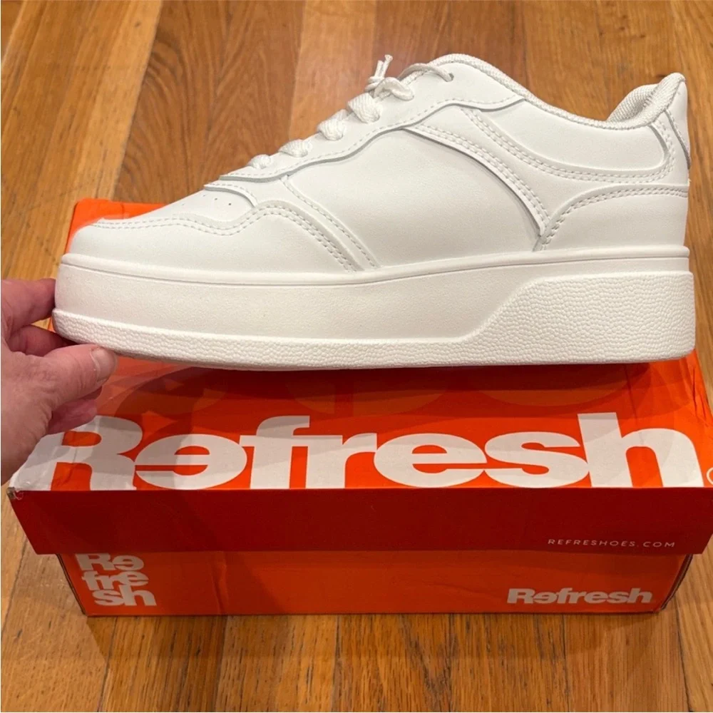 Refresh Classic White Sneakers